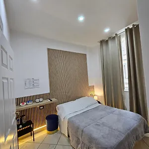 bb-napoli-centro.hotels-amalfi.com/